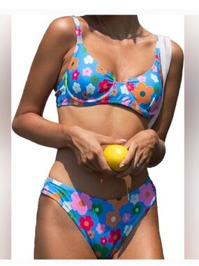 NWT BIKINX Two Piece Women's Size M Bikini Set Retro Floral Light Blue